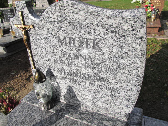 Anna Miotk 1912 Linia Gmina - Grobonet - Wyszukiwarka osób pochowanych